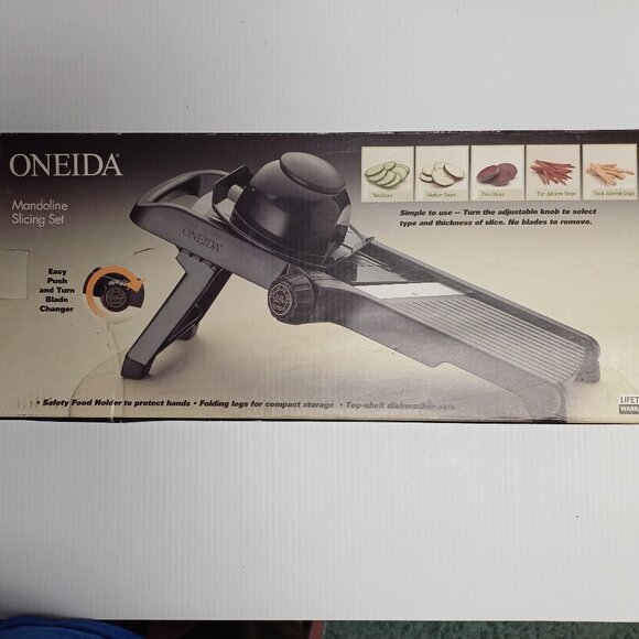 Oneida Mandoline Slice Julienne with safety food holder in original box mandolin - Picture 1 of 5